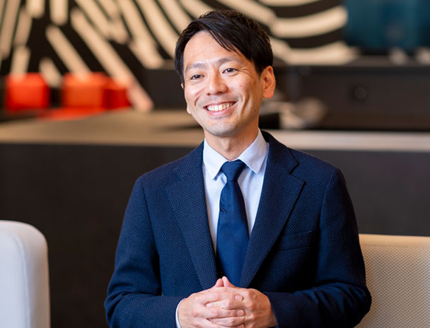 井上 氏