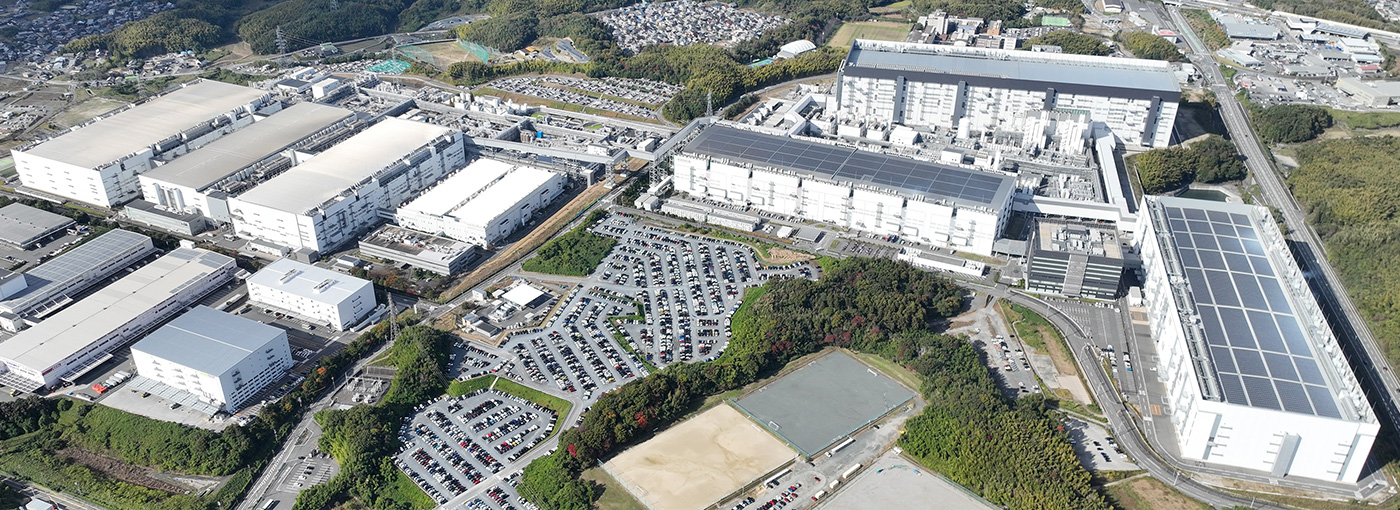 四日市工場の全景