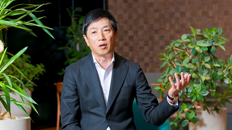當麻隆昭氏