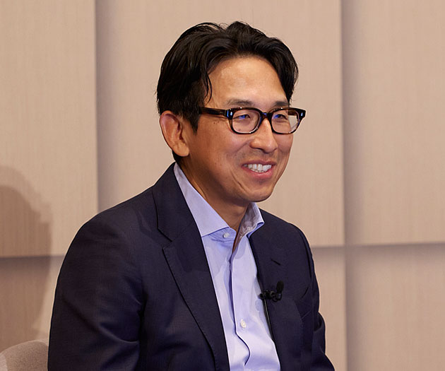鈴木氏