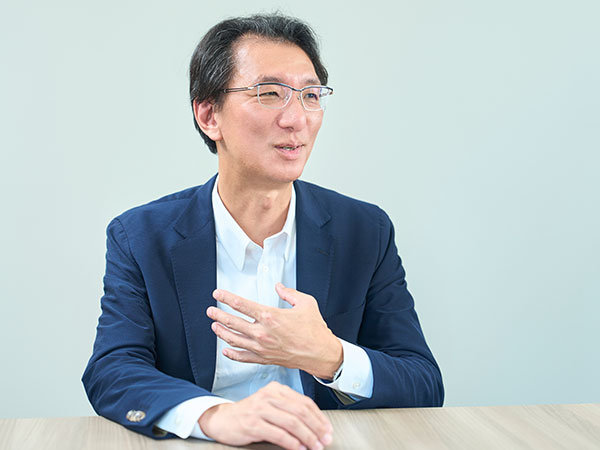 堤氏
