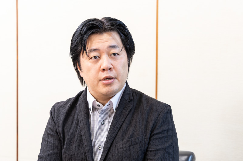 松井 勇策 氏