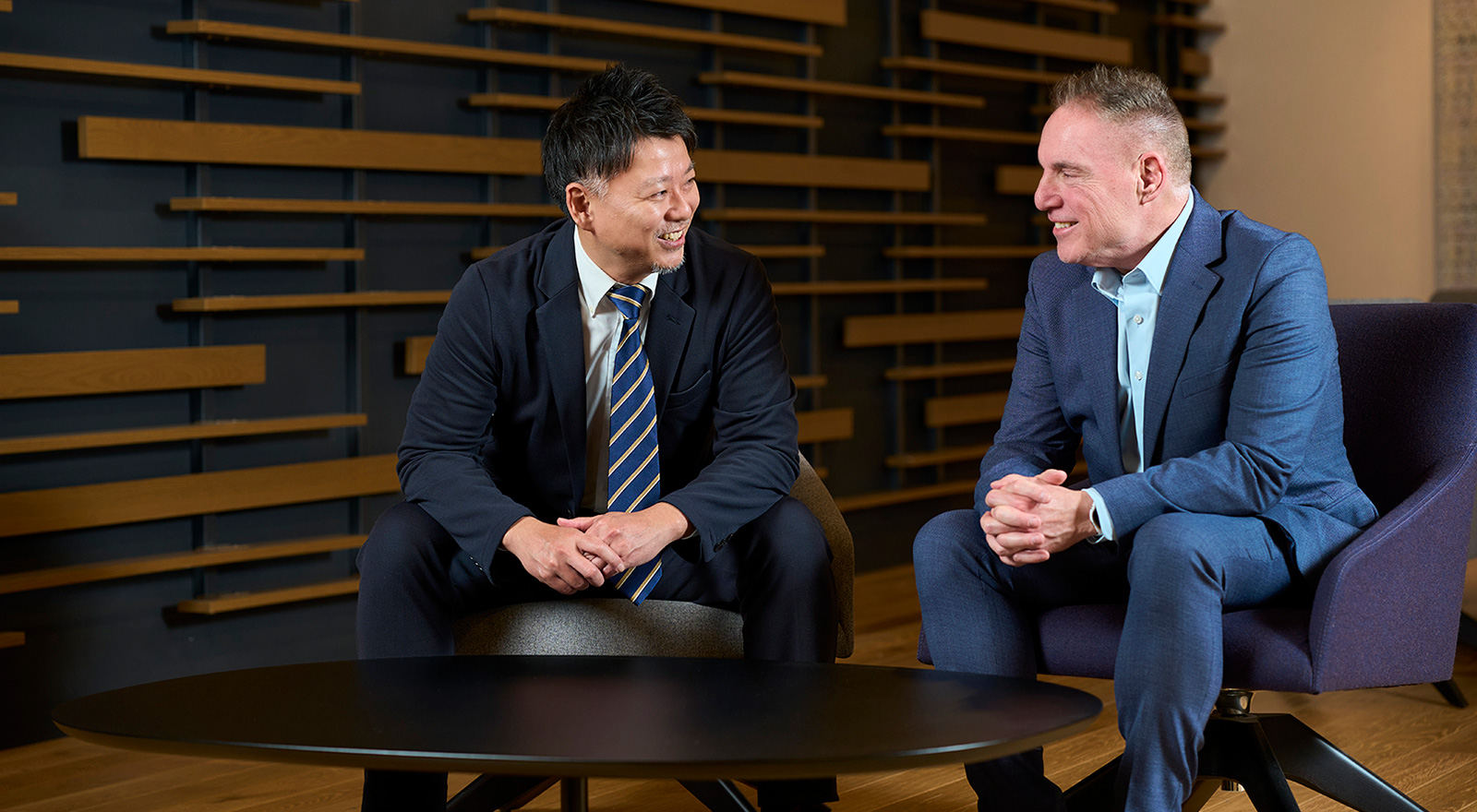 写真：Splunk・Seth Brickman氏 × アクセンチュア・岡本武士氏
