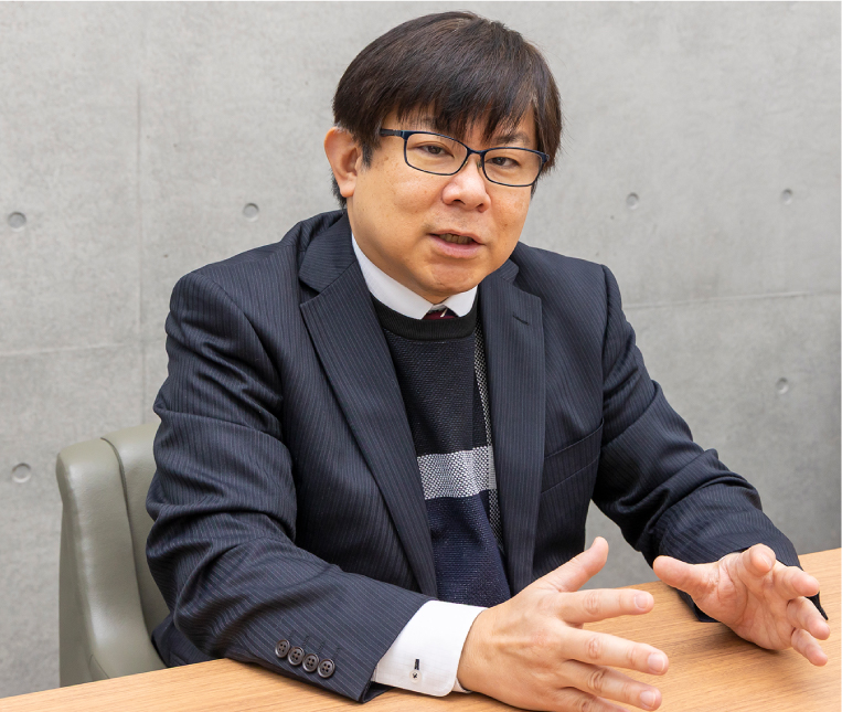 三治 信一朗氏
