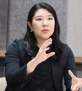 越田 愛佳 氏