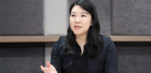 越田 愛佳 氏