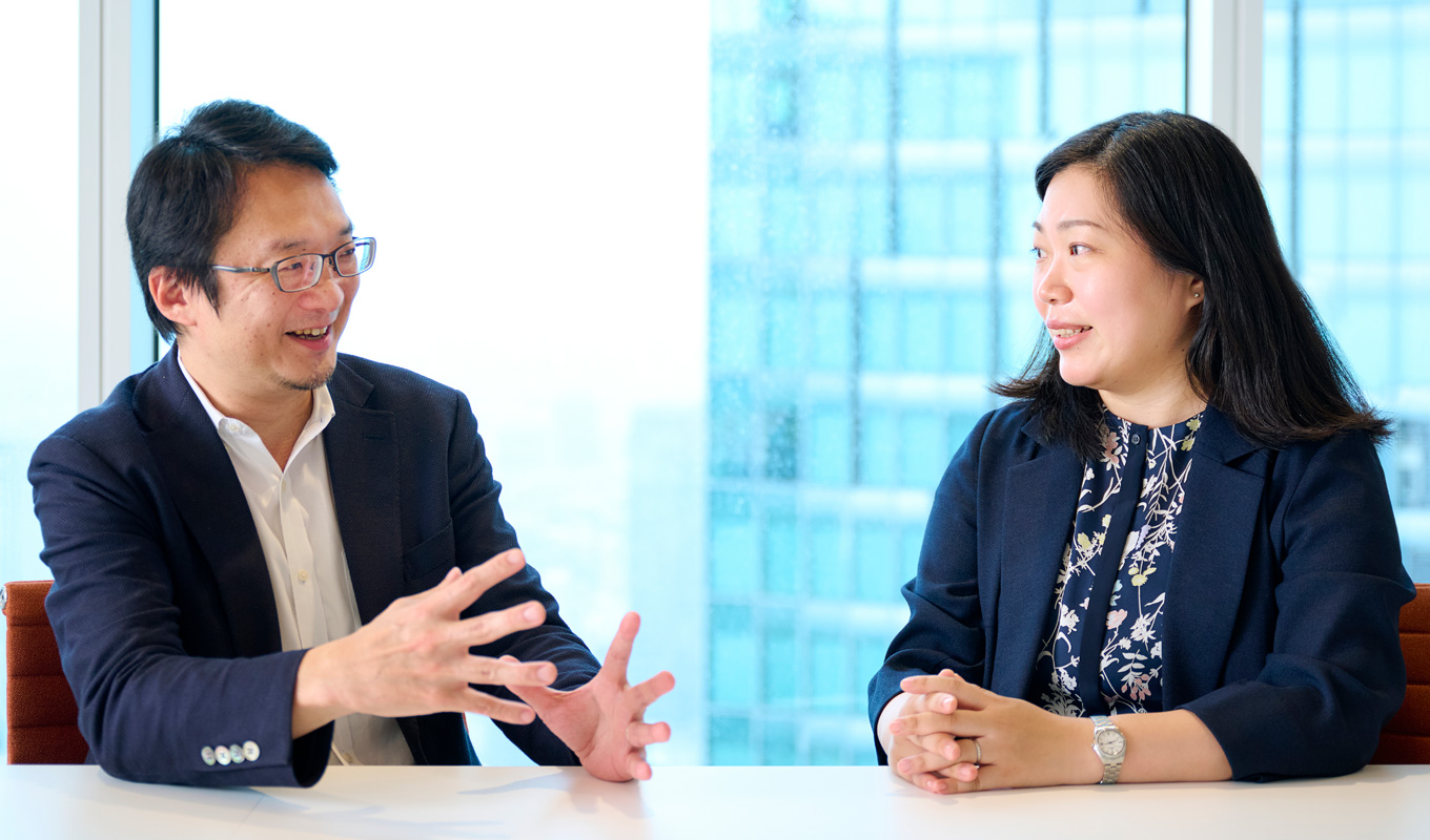 写真：グーグル・クラウド・ジャパン合同会社　濱田真氏 櫻井芽生氏