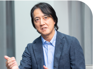 笹 俊文氏