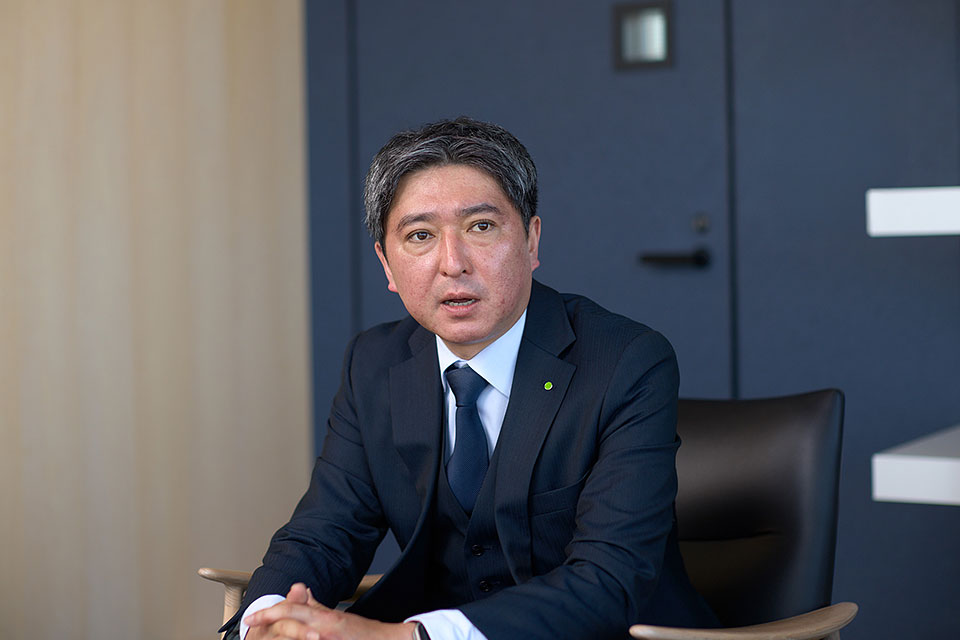 神山氏