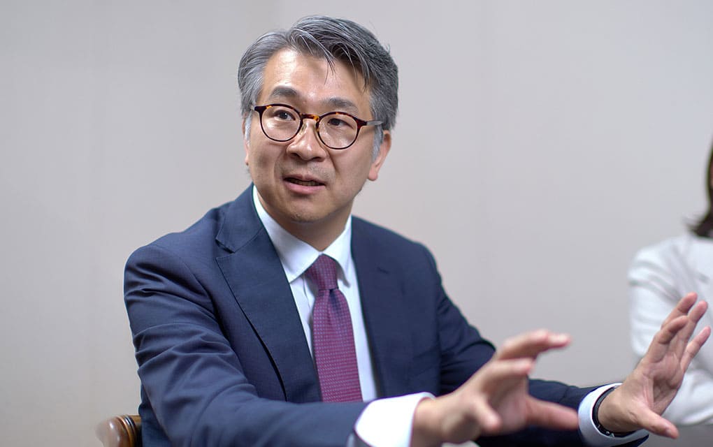 石塚氏