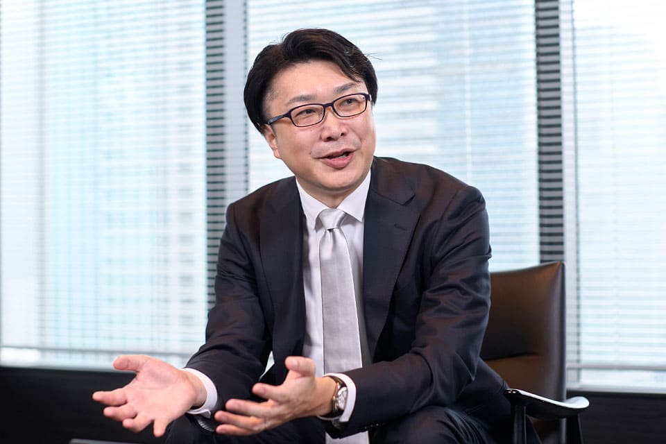 市川氏