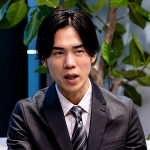 松井 健 氏