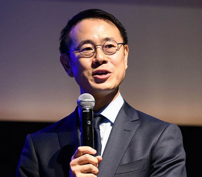 入江 謙太 氏