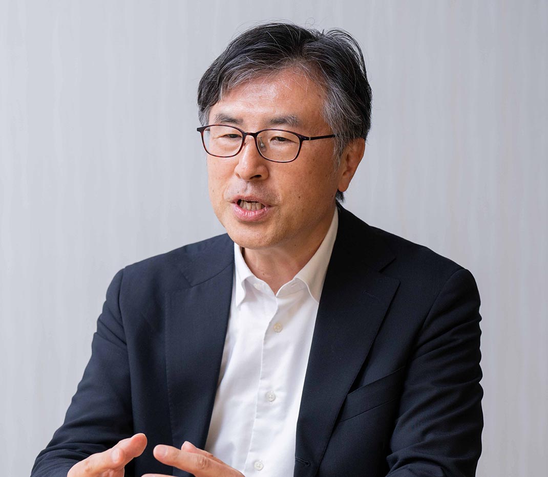 上世 貴仁氏