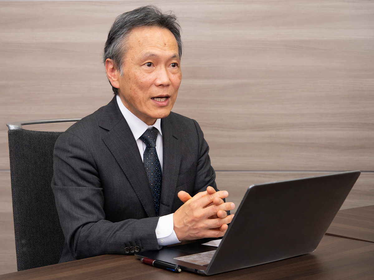 山本直人氏