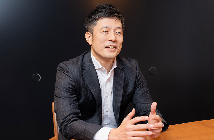 赤澤 氏