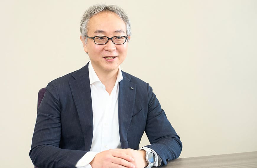 岡田 氏