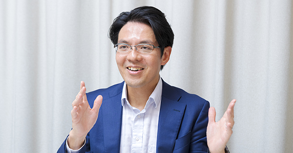 内田 圭亮 氏