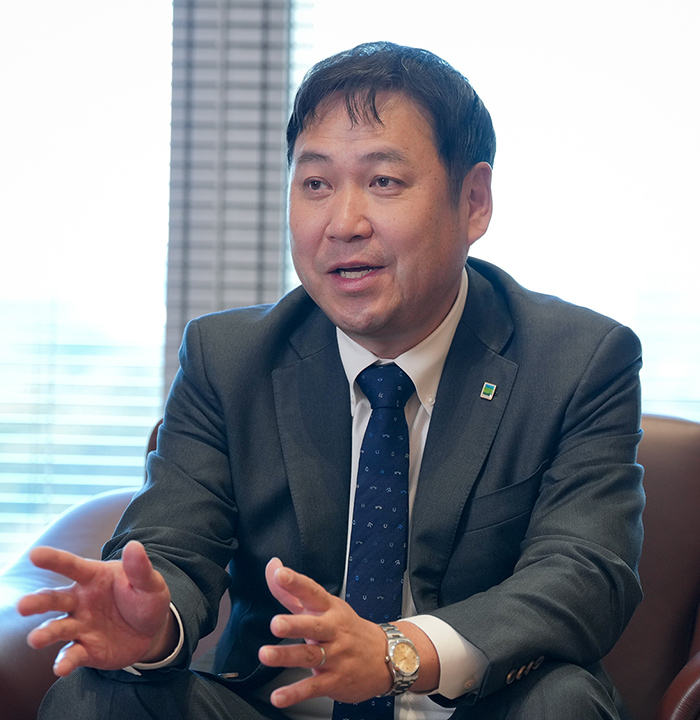 爲井清文氏