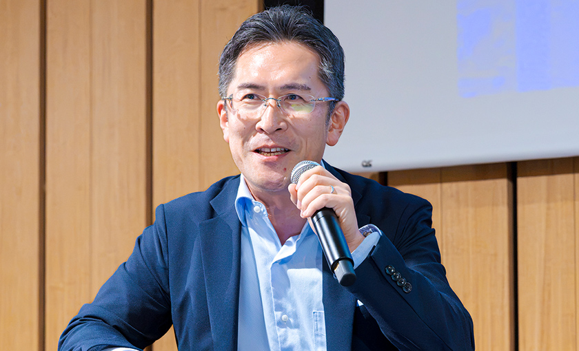 柳町 暁 氏