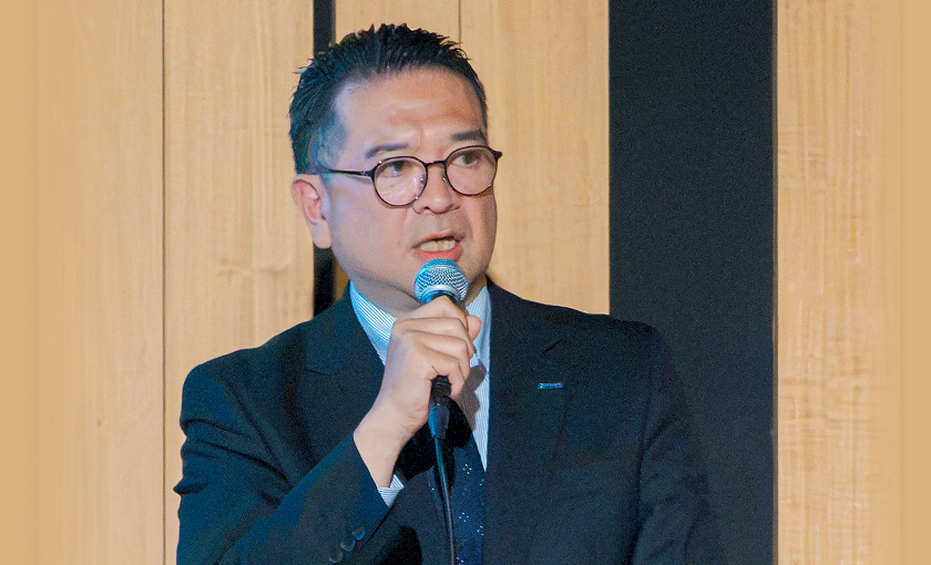 冨安 寛 氏