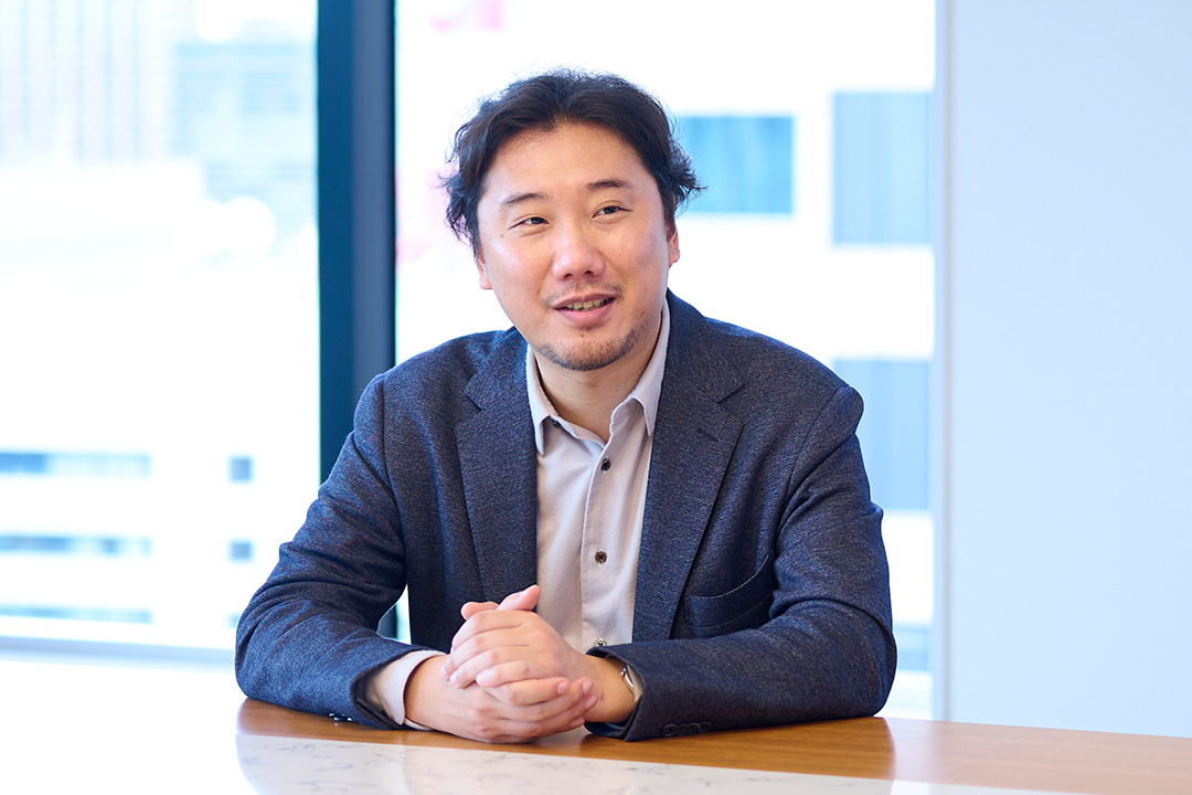 河 成鎭 氏