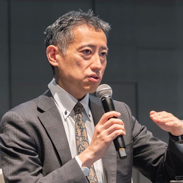 小森 氏