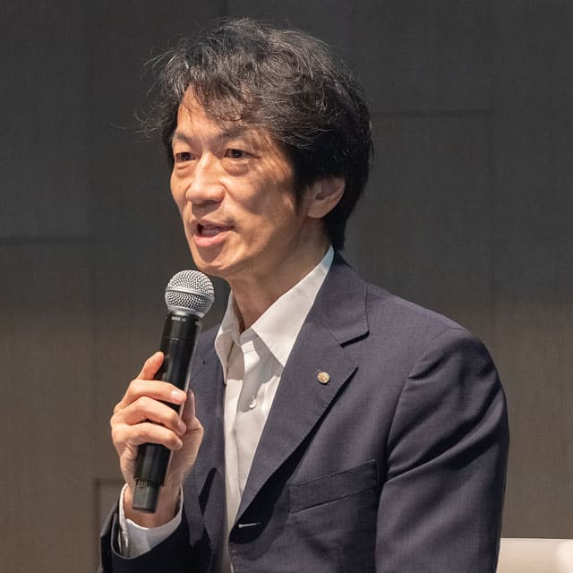 山﨑 氏