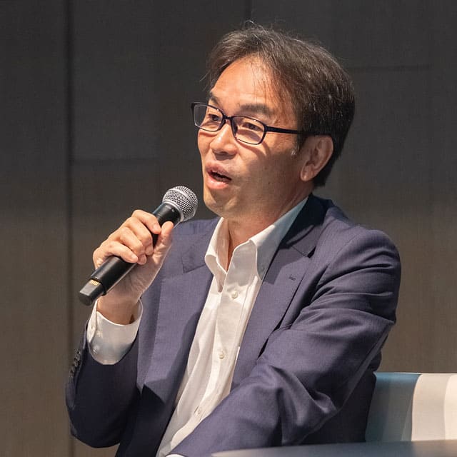 小黒 氏