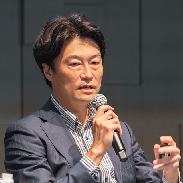 屋敷 氏