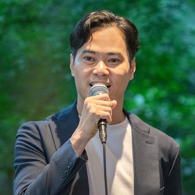 小峯 氏