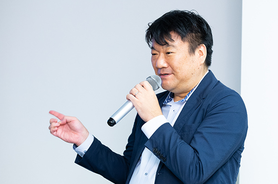 高田 篤史 氏