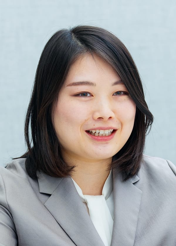 緒方 枝里奈 氏