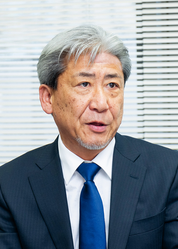 堀井 宏 氏