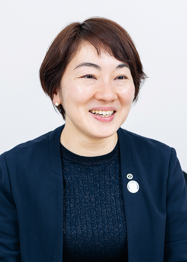 井上 敦子 氏